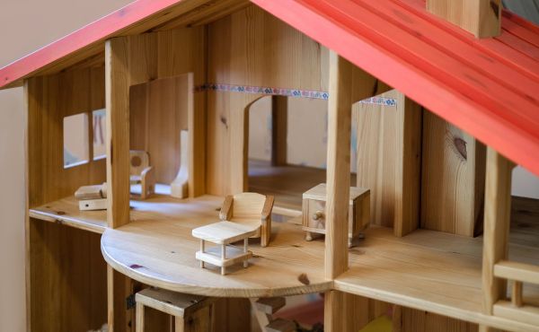 Doll House Assembly in Sherman